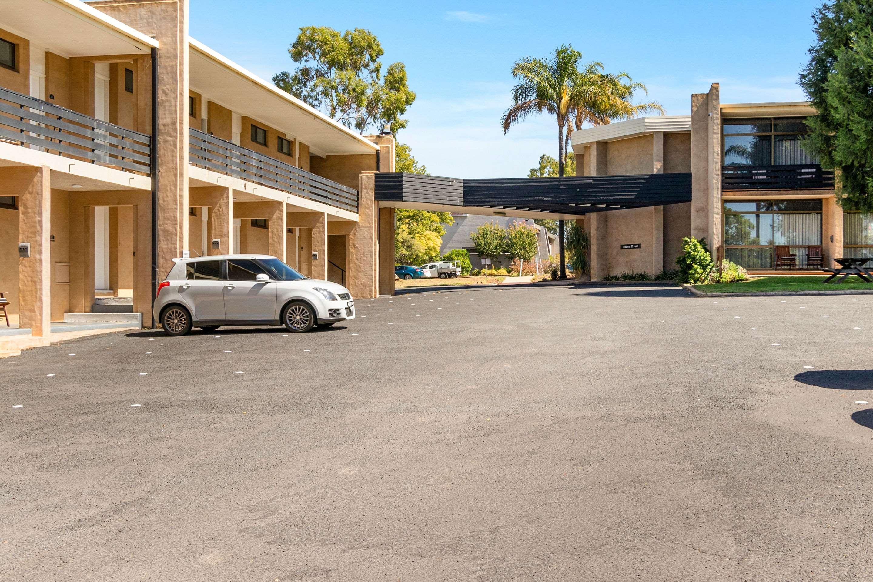Quality Inn Dubbo International Exteriör bild